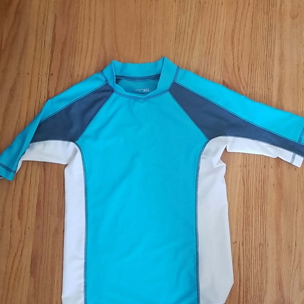 Cherokee short-sleeve rash guard